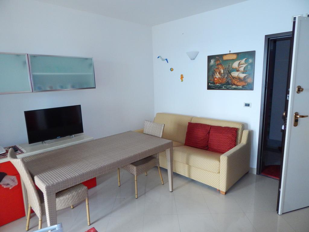 Residence La Perla Finale Ligure Room photo
