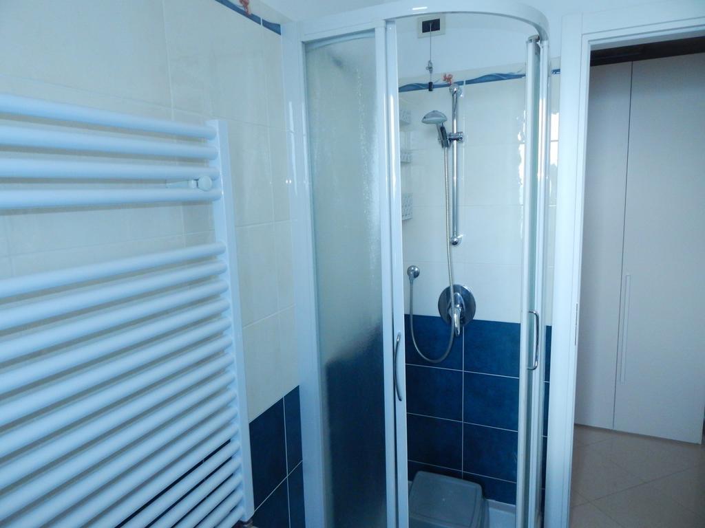 Residence La Perla Finale Ligure Room photo