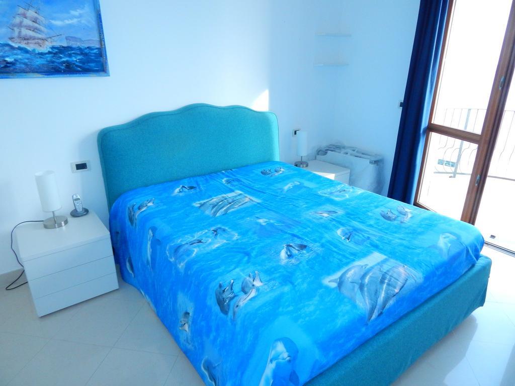 Residence La Perla Finale Ligure Room photo