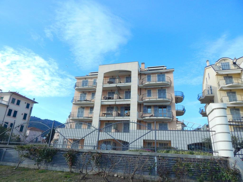 Residence La Perla Finale Ligure Exterior photo