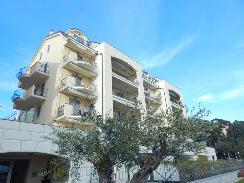 Residence La Perla Finale Ligure Exterior photo